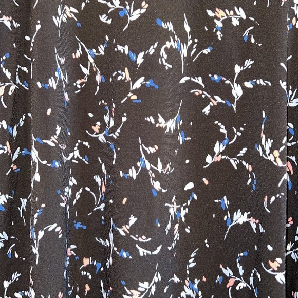 Lane Bryant short sleeve blouse pullover black floral 22/24 v neckline plus - Picture 4 of 9